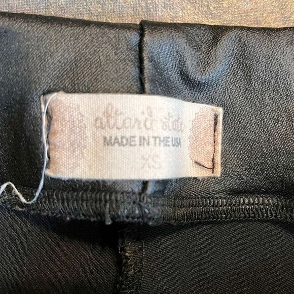 Alter’d State Women’s XS Faux Leather Pull-on Pants - Picture 6 of 11